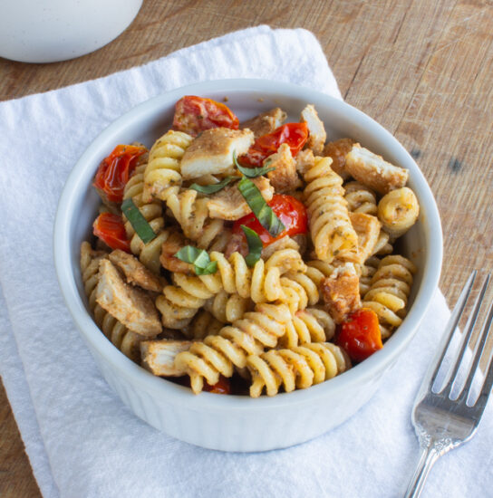 chicken pesto pasta The Lean Green Bean 4 copy