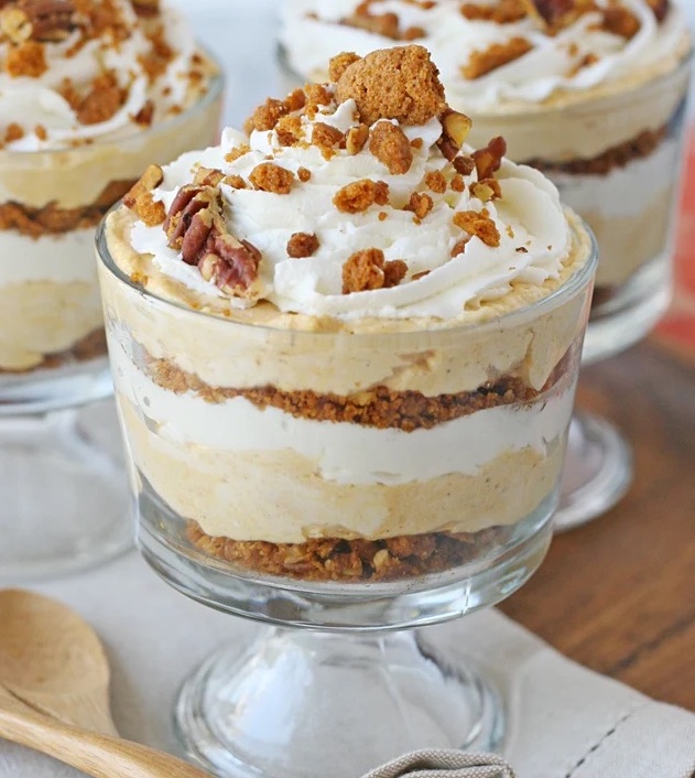 20 Easy Pumpkin Dessert Recipes {That Are Not Pumpkin Pie} 11 easy pumpkin dessert recipes - pumpkin cheesecake trifle