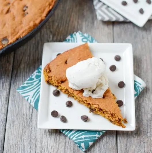 20 Easy Pumpkin Dessert Recipes {That Are Not Pumpkin Pie} 5 pumpkin skillet cake