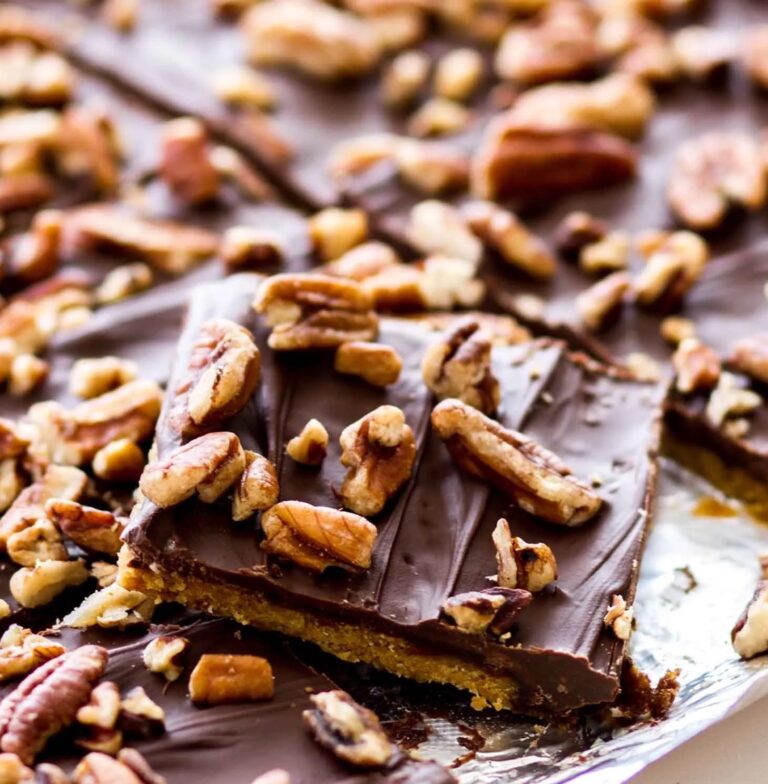 20 Easy Pumpkin Dessert Recipes {That Are Not Pumpkin Pie} 8 pumpkin spice cracker toffee